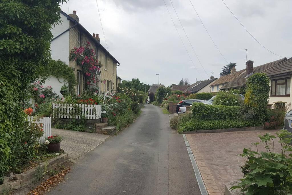 Entire Thatched Cottage Melbourn Extérieur photo